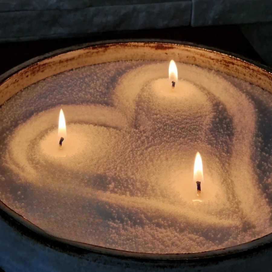 Cos'è la sabbia di cera e perché è diversa dalle candele tradizionali